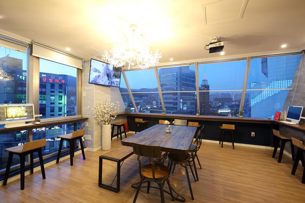 First Guesthouse Busan Exteriör bild