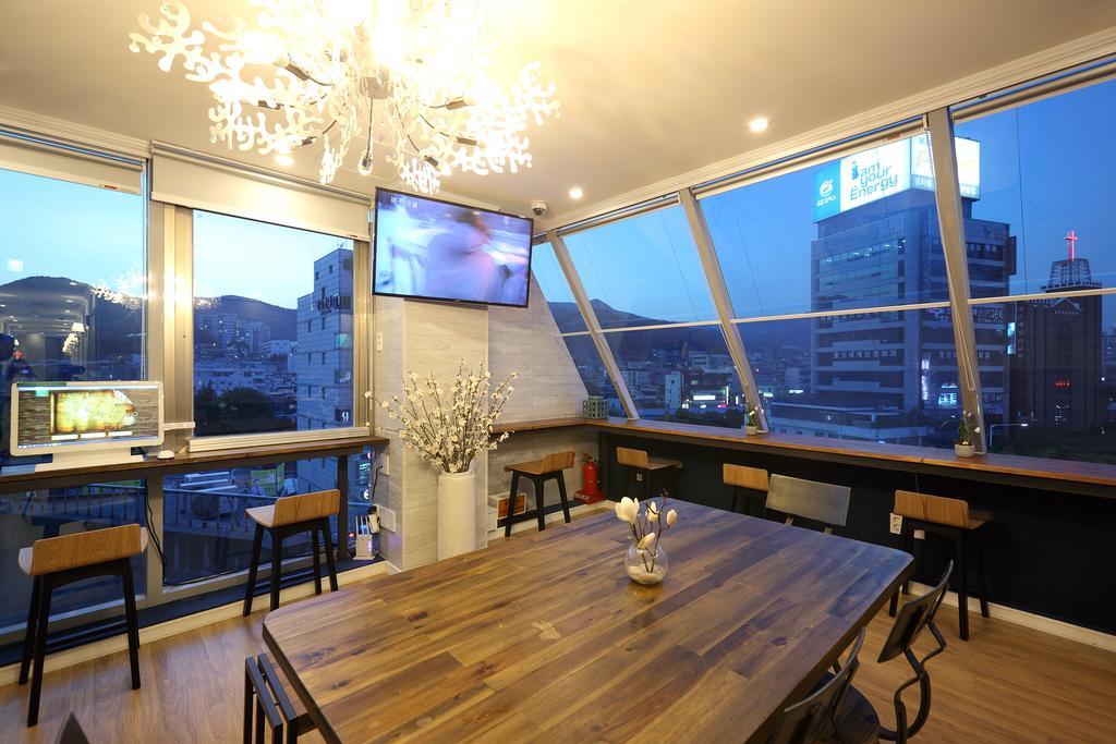 First Guesthouse Busan Exteriör bild