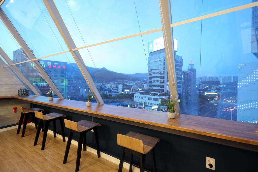 First Guesthouse Busan Exteriör bild