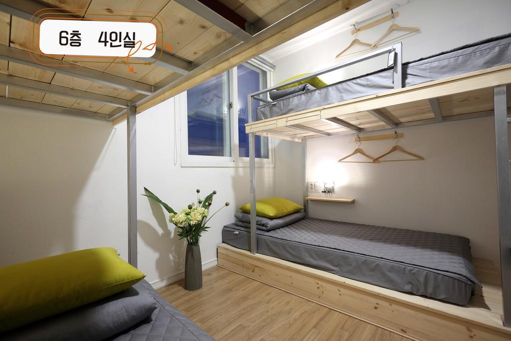 First Guesthouse Busan Exteriör bild