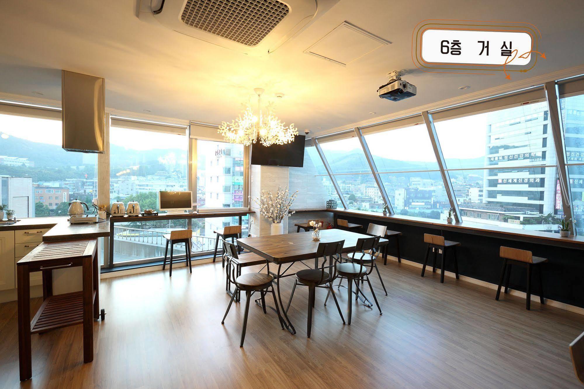 First Guesthouse Busan Exteriör bild